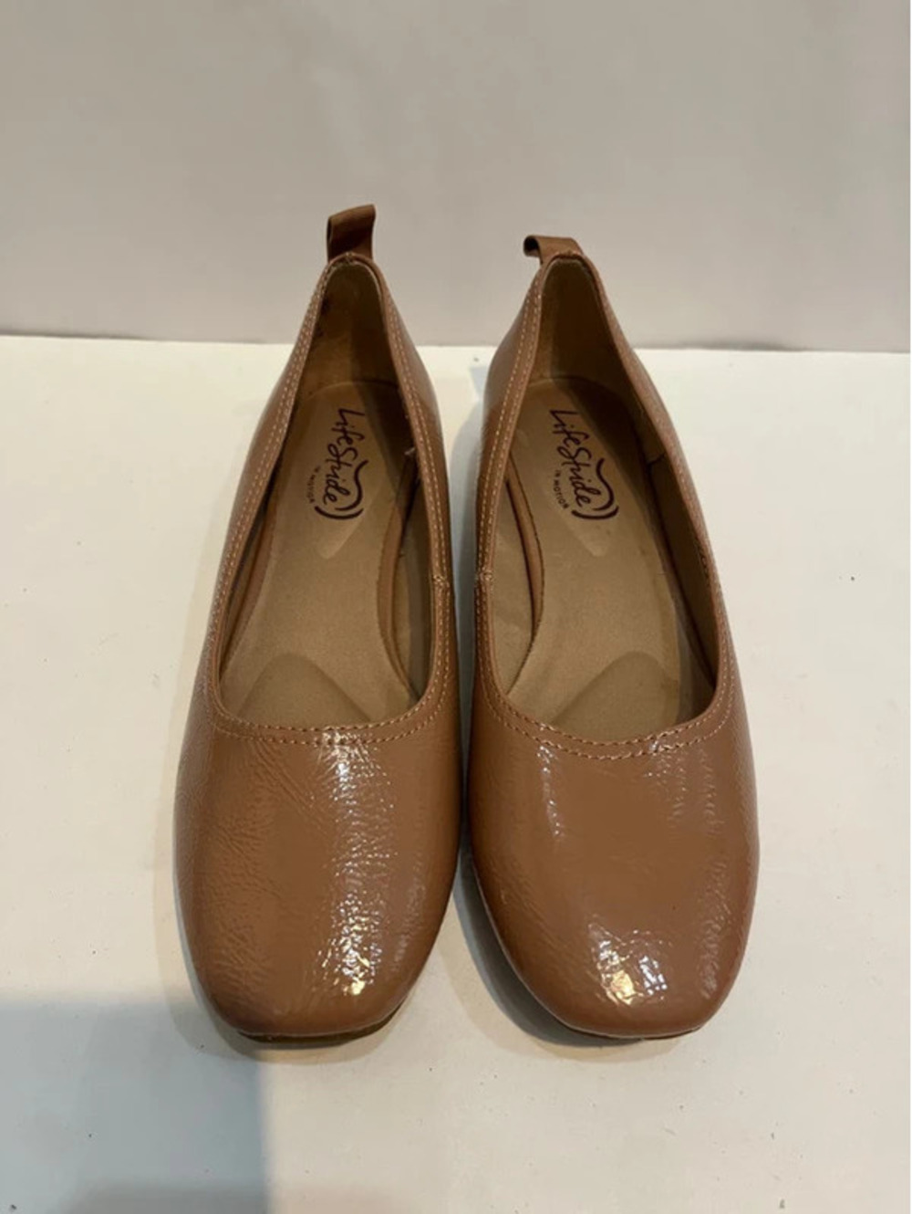 Woman’s girl size 6M Cushioned Slip-On Flats Beige shoes